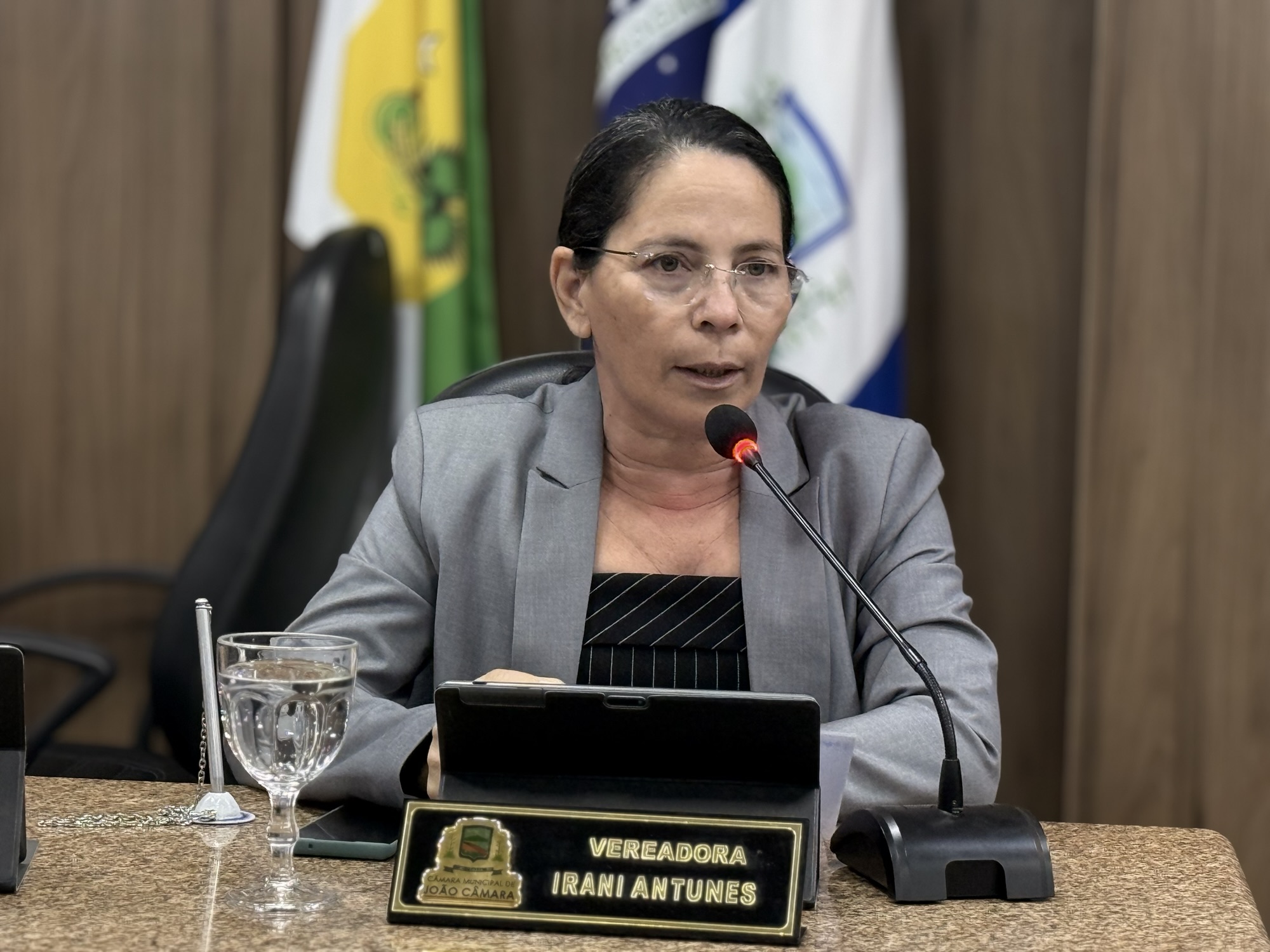 Vereadora Irani Antunes solicita contratação de médico angiologista para reforçar atendimento de saúde em João Câmara