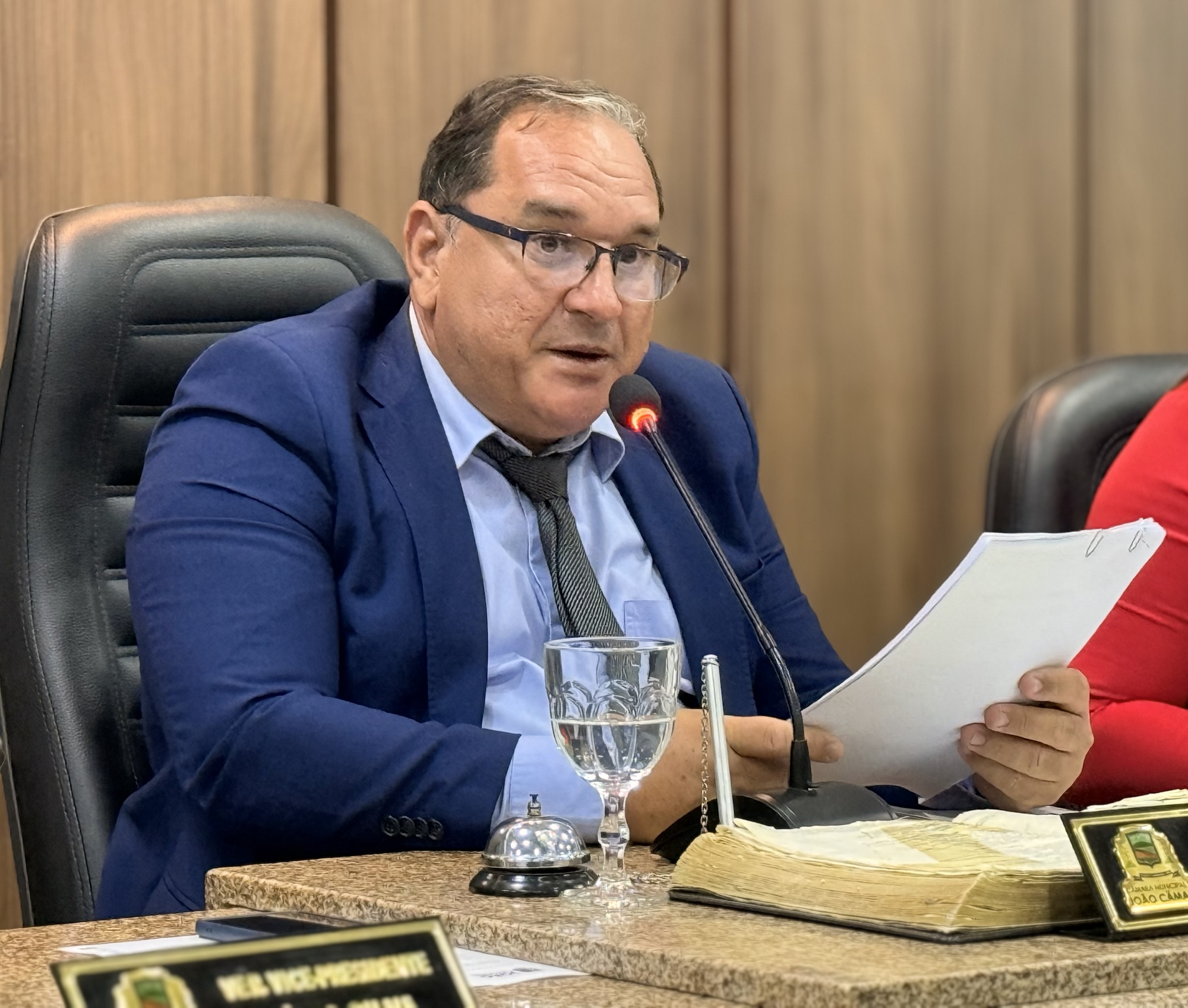 Vereador Hênio Silva solicita revitalização de faixas de pedestres no centro de João Câmara