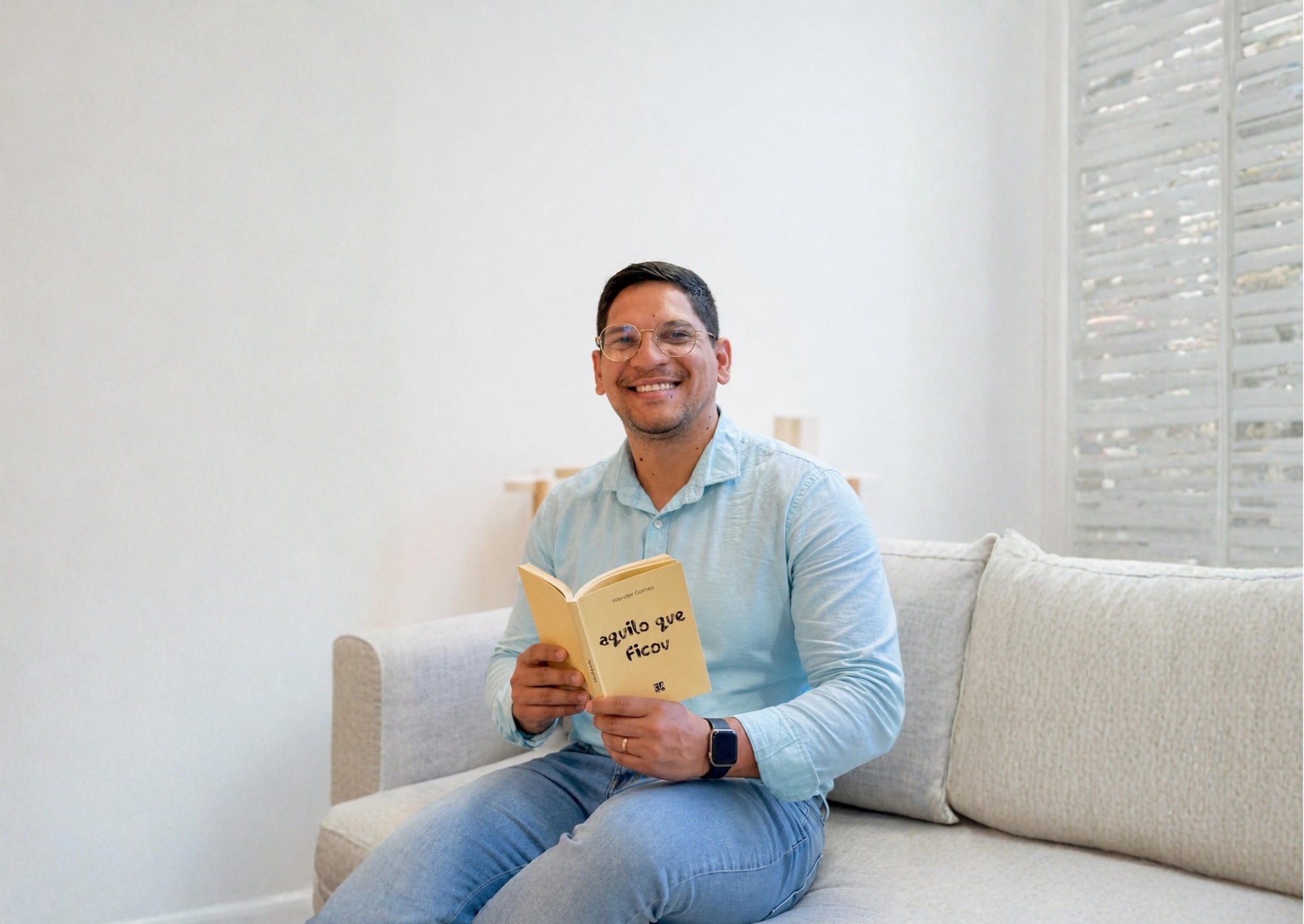 Jornalista Wender Gomes estreia na literatura com obra que explora memória e identidade