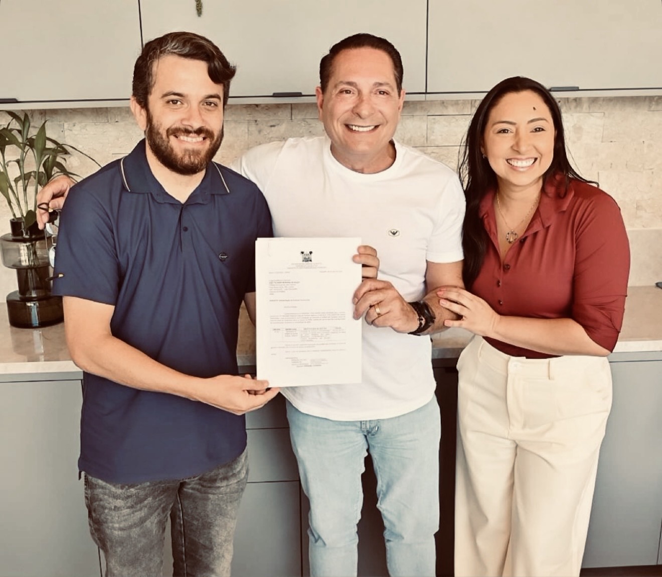 Fernando Guilherme celebra emenda de R$ 300 Mil para a saúde de João Câmara ao lado da prefeita Aize Bezerra