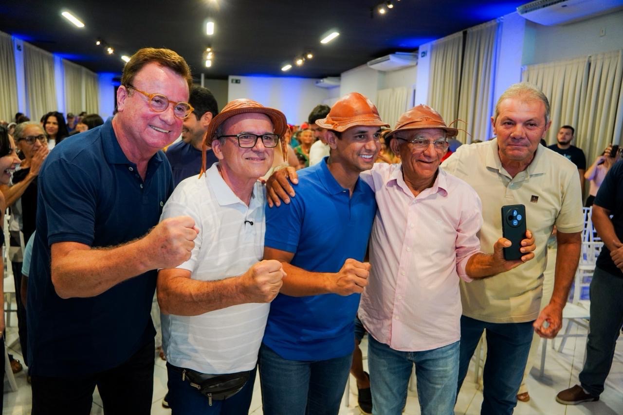 Allyson percorre dez municípios do Trairi em dois dias e consolida base política na região