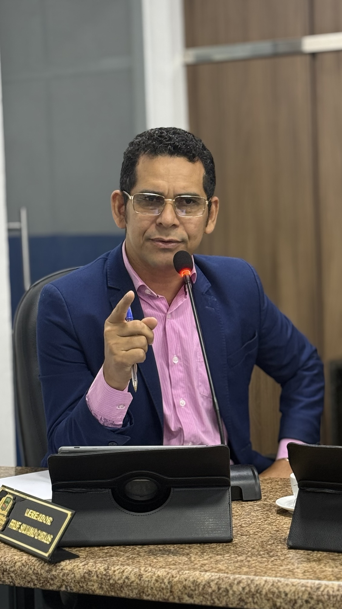 Transporte Escolar em xeque: Mandato do vereador professor Silvano Carlos cobra explicações sobre paralisações de rotas em João Câmara