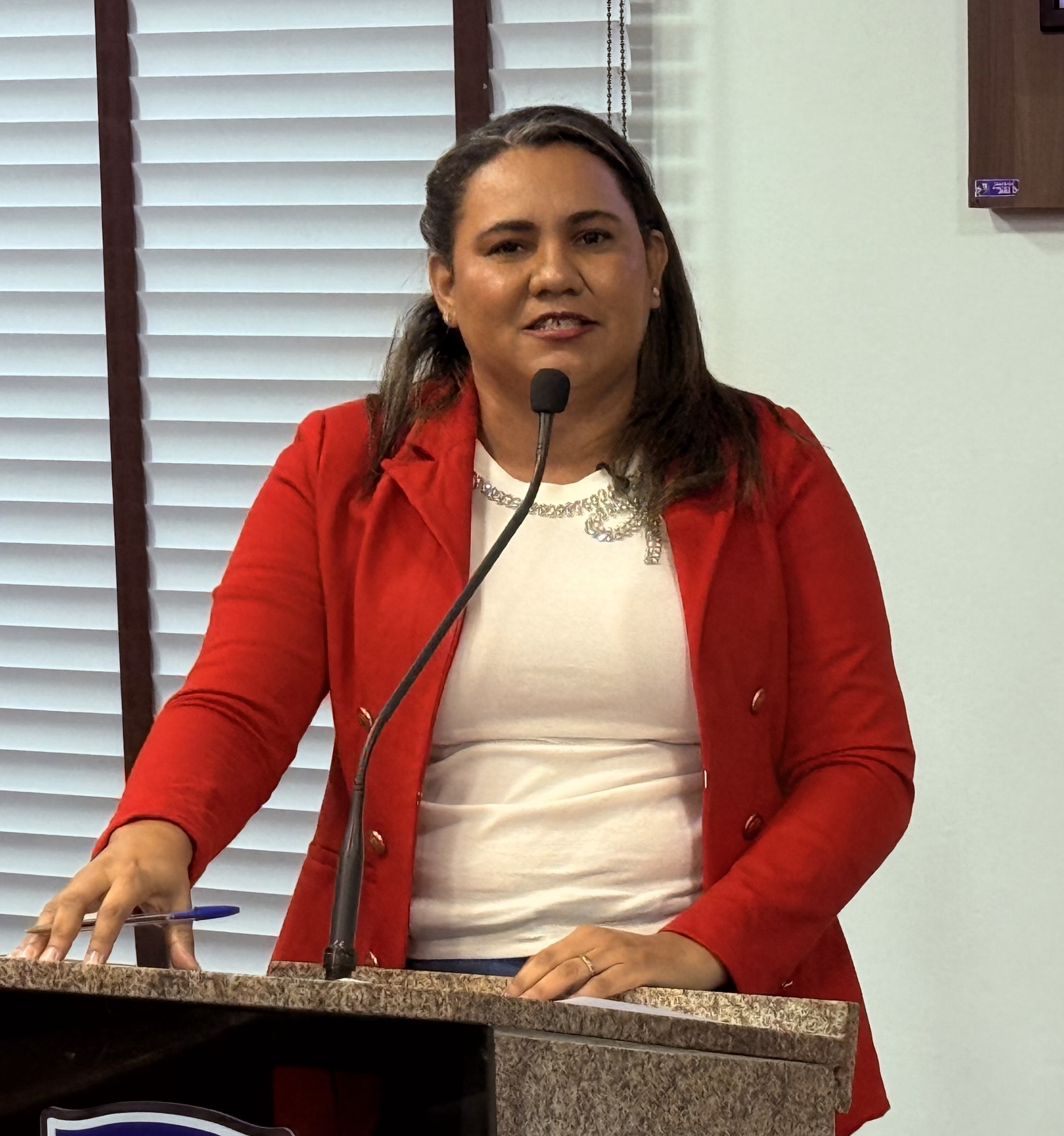 Vereadora Jeska Fernandes apresenta dois requerimentos para melhorias no esporte e na saúde em João Câmara