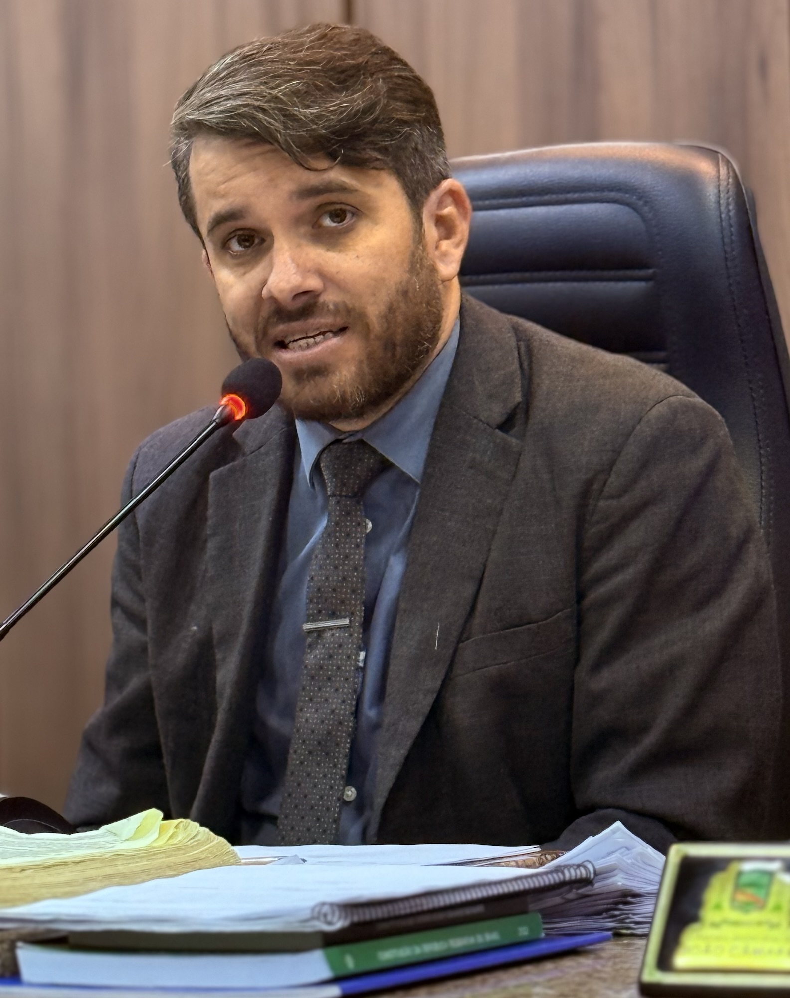 Vereador Fernando Guilherme solicita revitalização do calçadão do Vila Verde após danos causados pelas chuvas