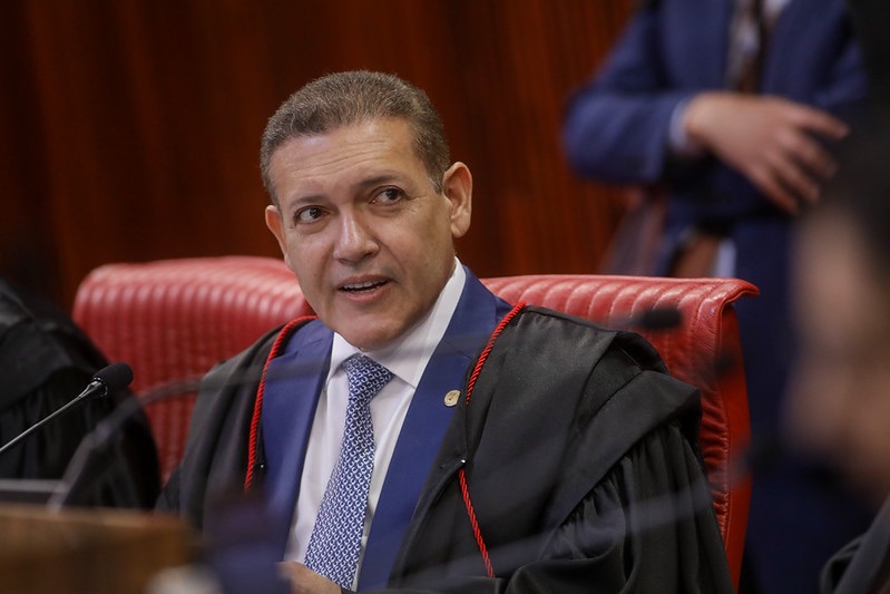 TSE decide que uso de igreja para promover candidatura configura abuso de poder