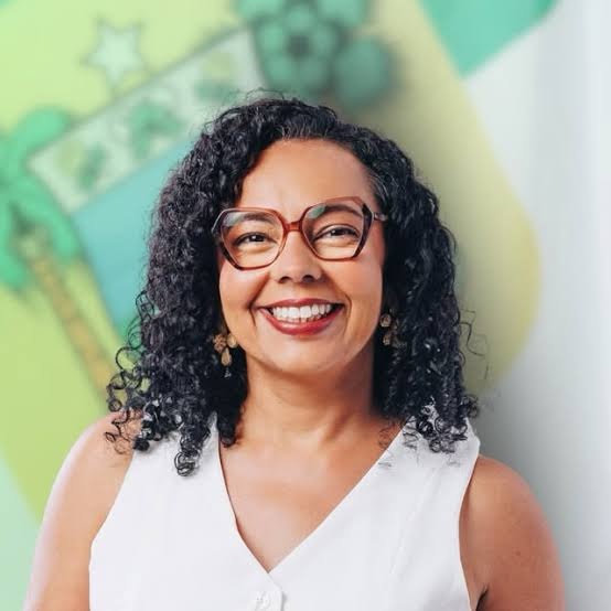 NOTA DE ESCLARECIMENTO: Deputada Divaneide Basílio esclarece episódio ocorrido no final do Ato das Mulheres