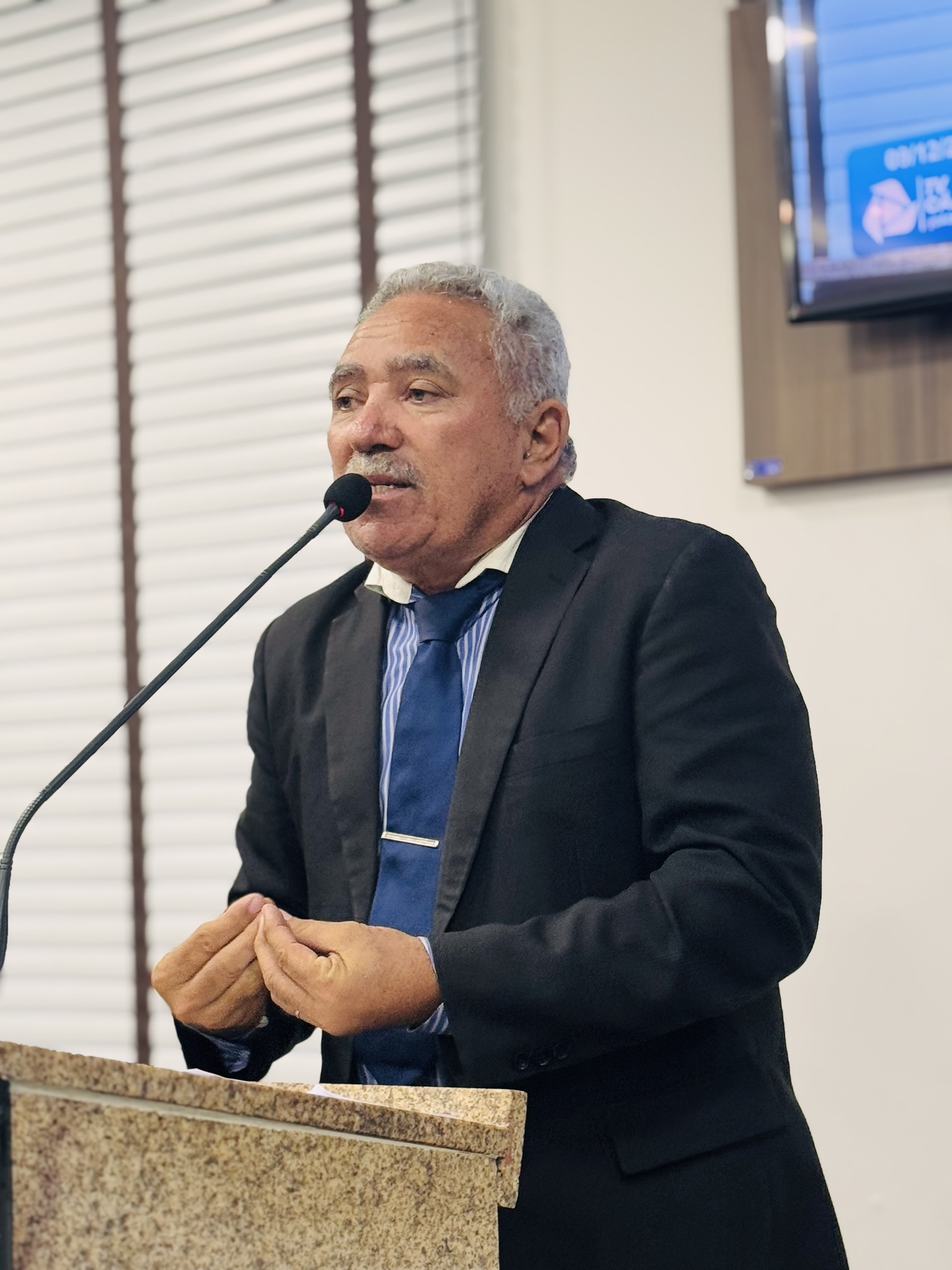 Vereador Mestre Raimundo solicita placa de identificação para Comunidade Serrote de São Bento e cobra limpeza do antigo terreno da ACDB