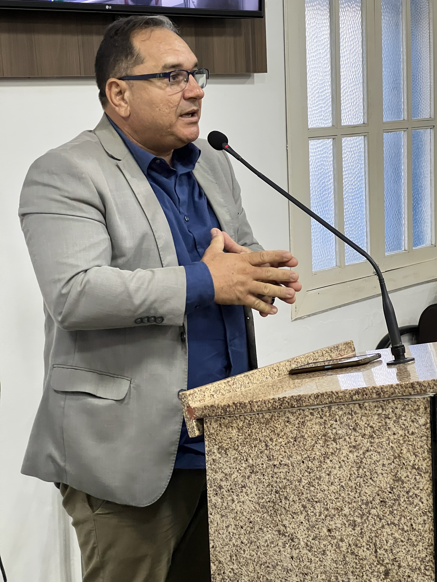 Vereador Hênio Silva solicita poda de árvores na comunidade de Assunção para garantir mais segurança à população