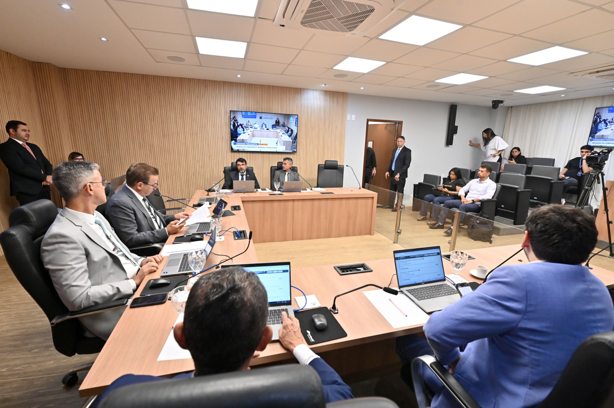 Comissão de Finanças ouve secretário sobre tornozeleiras eletrônicas