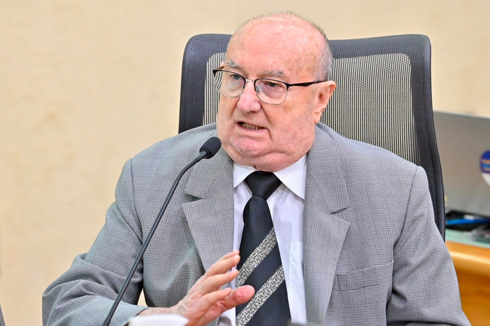 José Dias chama atenção do Governo por não liberar emendas