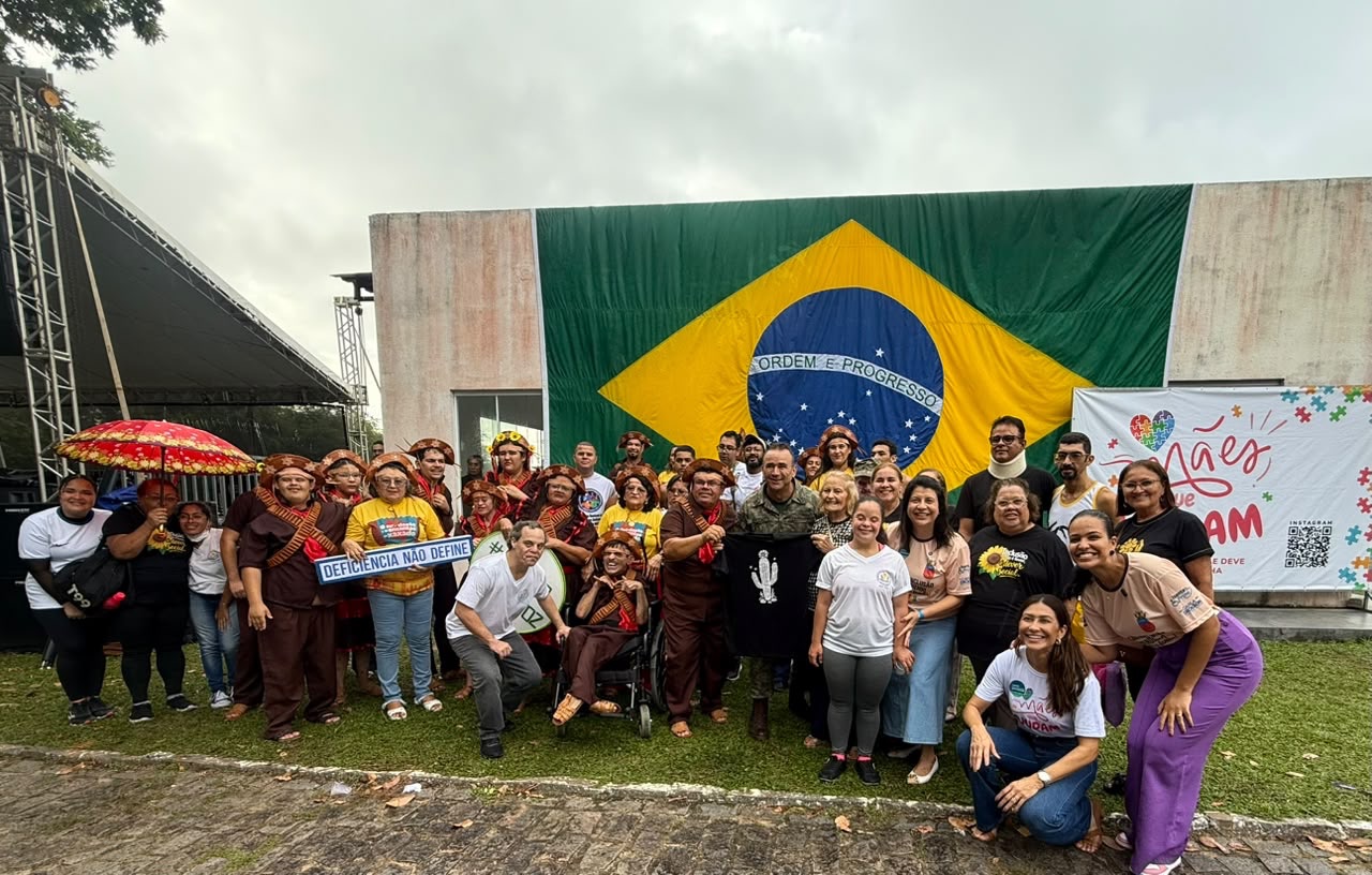 Carla Dickson participa de evento com 4.500 mães atípicas em Natal