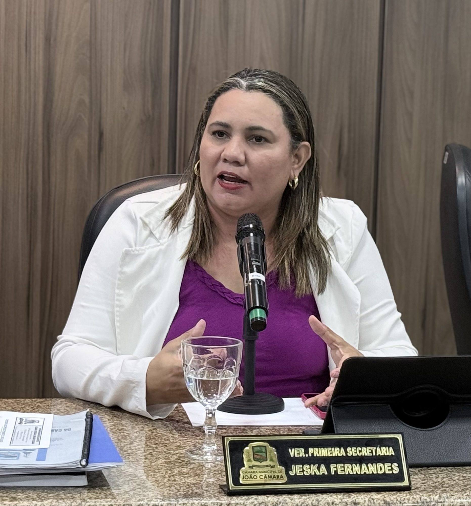 Vereadora Jeska Fernandes solicita equipamentos para refeitório e cozinha da Escola Estadual Capitão José da Penha