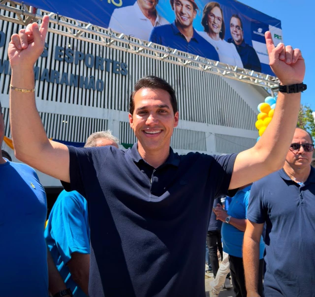 Kleber Rodrigues inicia campanha com adesivaço em cidades do RN