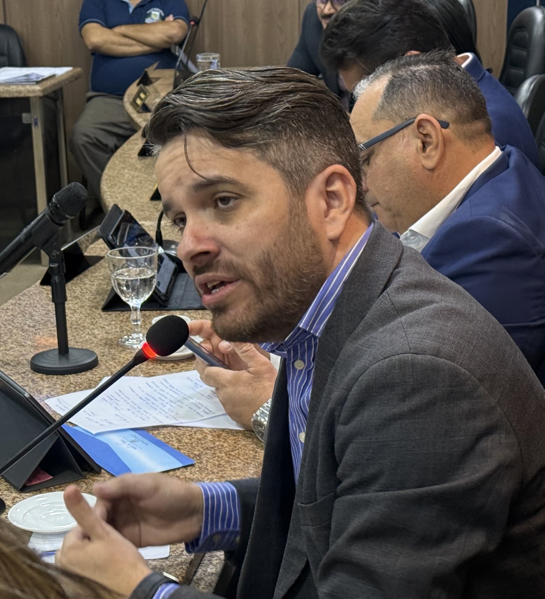 Vereador Fernando Guilherme solicita estudo para pavimentação das novas ruas do bairro Planalto, em João Câmara