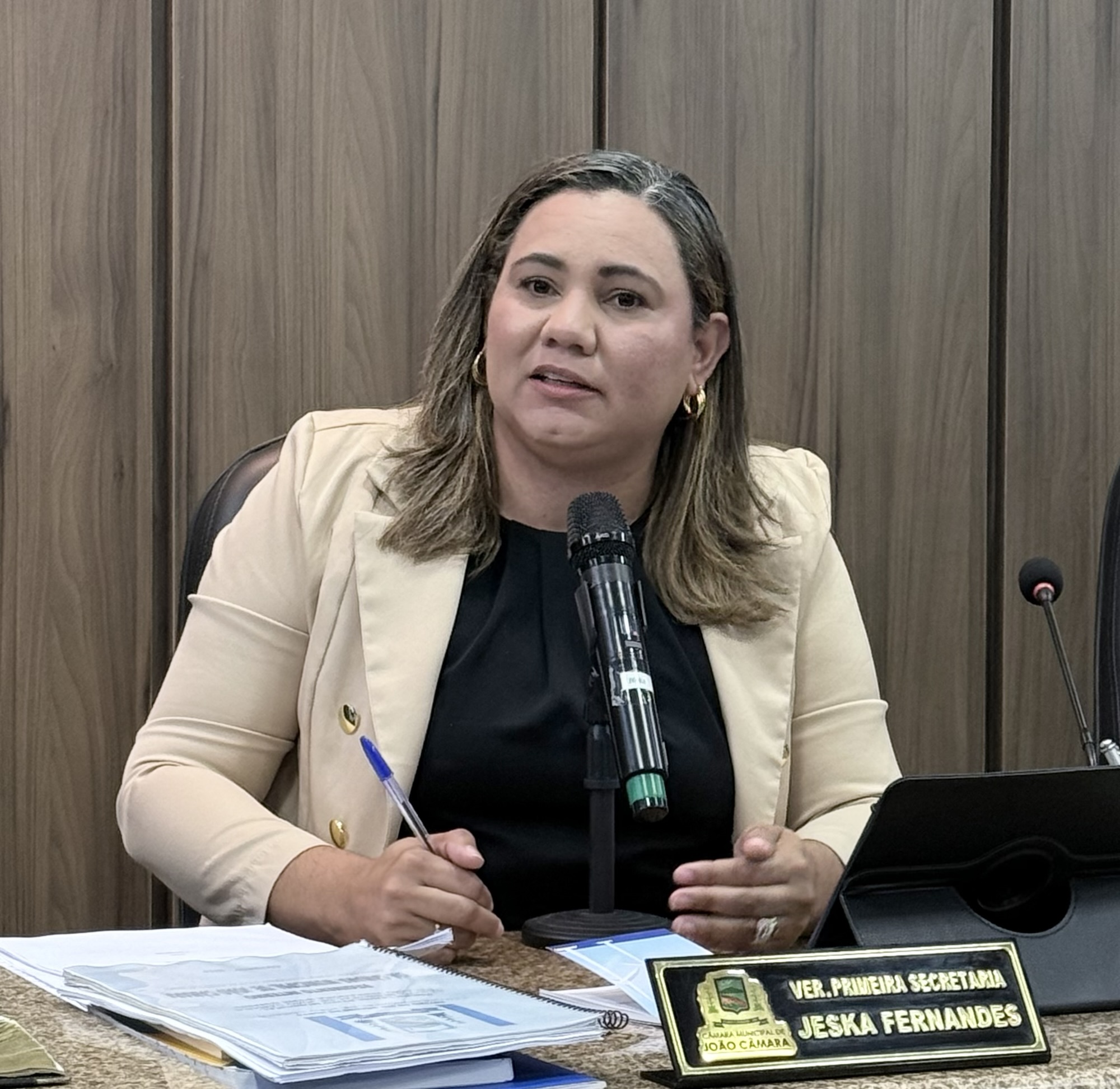 Vereadora Jeska Fernandes solicita reabertura do centro cirúrgico do Hospital Regional e defende inclusão de campeonatos femininos em João Câmara
