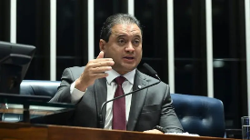 Fraudes no INSS: família do senador Weverton é alvo da PF