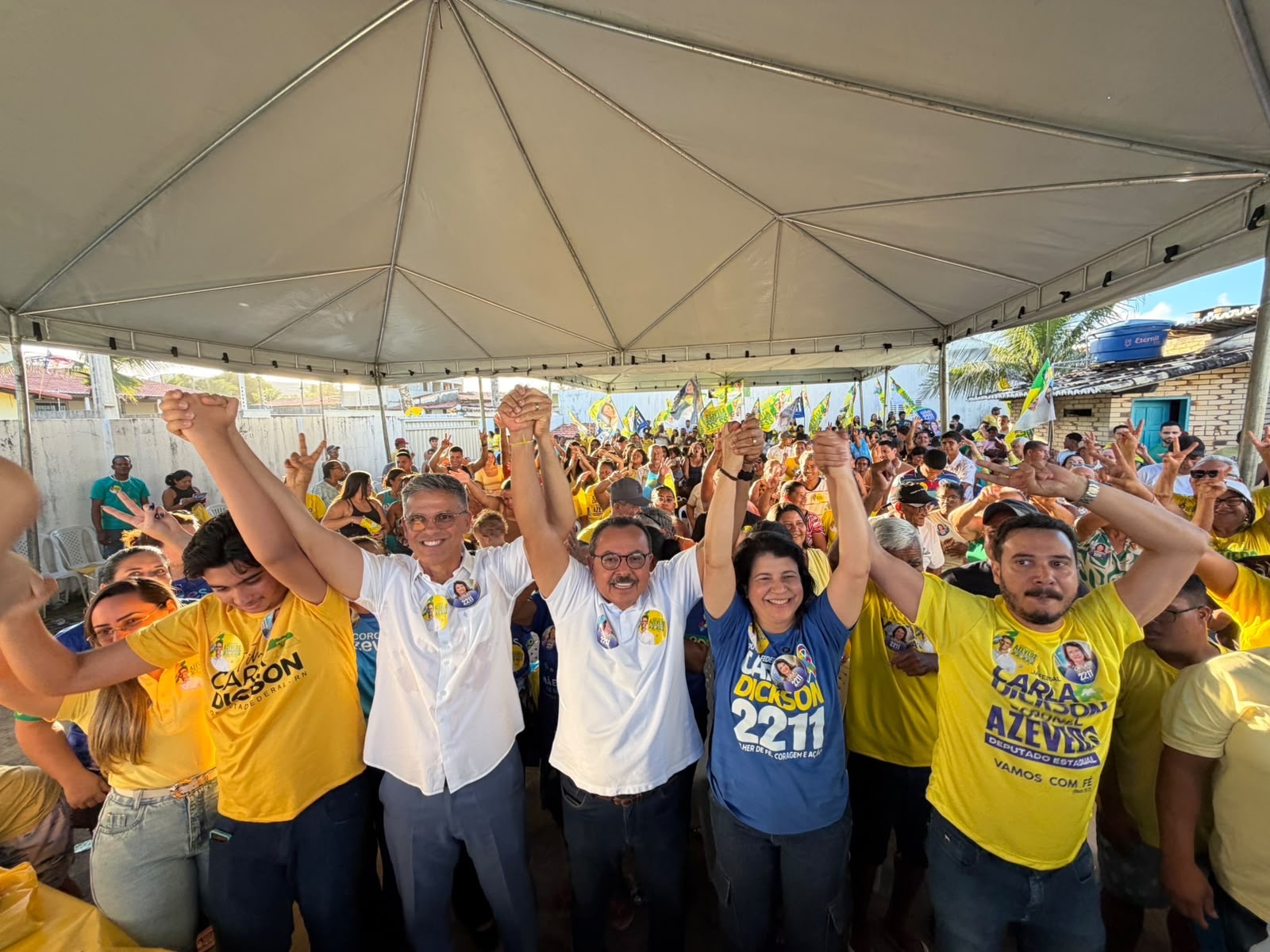 Carla Dickson reúne multidão em Barra de Maxaranguape com apoio do vereador Marinho e do ex-prefeito Saturnino