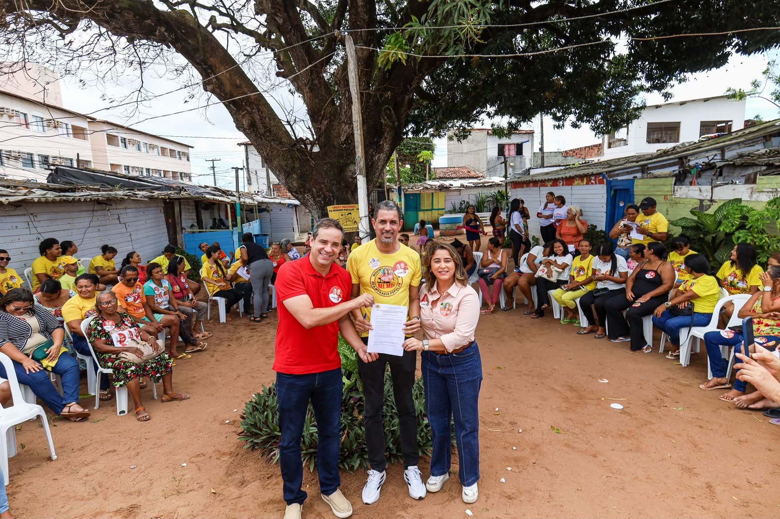 Cadu de Lula reafirma compromisso com o direito à moradia em visita à Ocupação Padre Tiago Theisen, na Zona Oeste de Natal