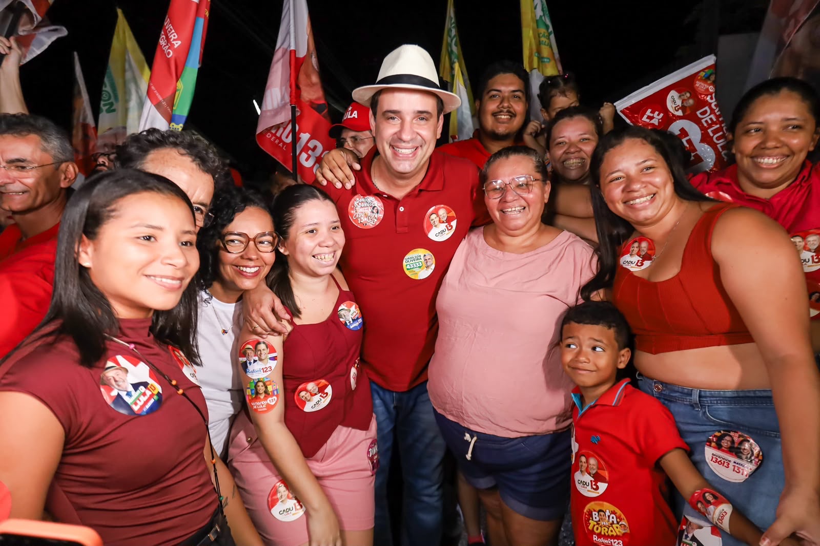 Multidão toma as ruas de Vera Cruz para acompanhar e declarar apoio a Cadu de Lula