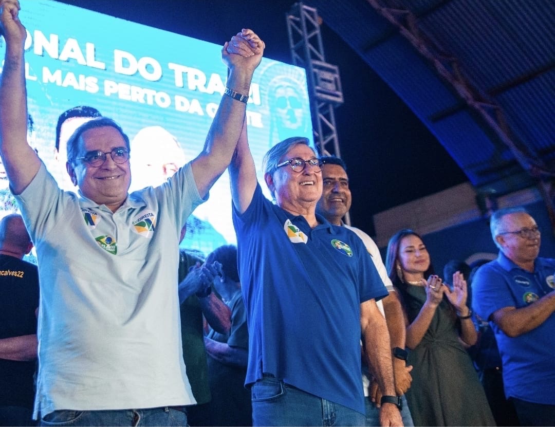 Na Praça Cívica, Tomba Farias afirma que vitória de Flávio Bolsonaro começa com eleição de Álvaro Dias no RN