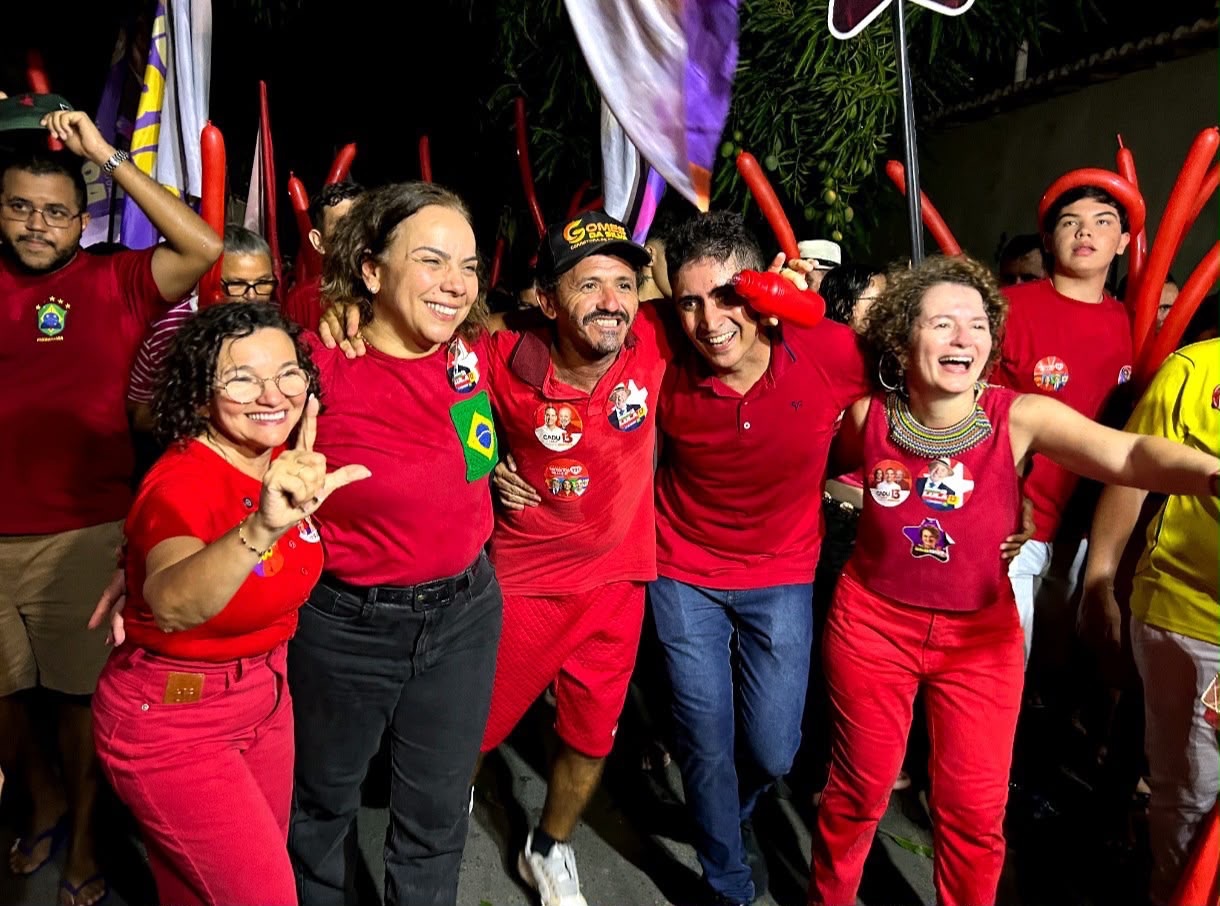 Piseiro 13 com Larissa leva campanha de Cadu de Lula às ruas de Apodi