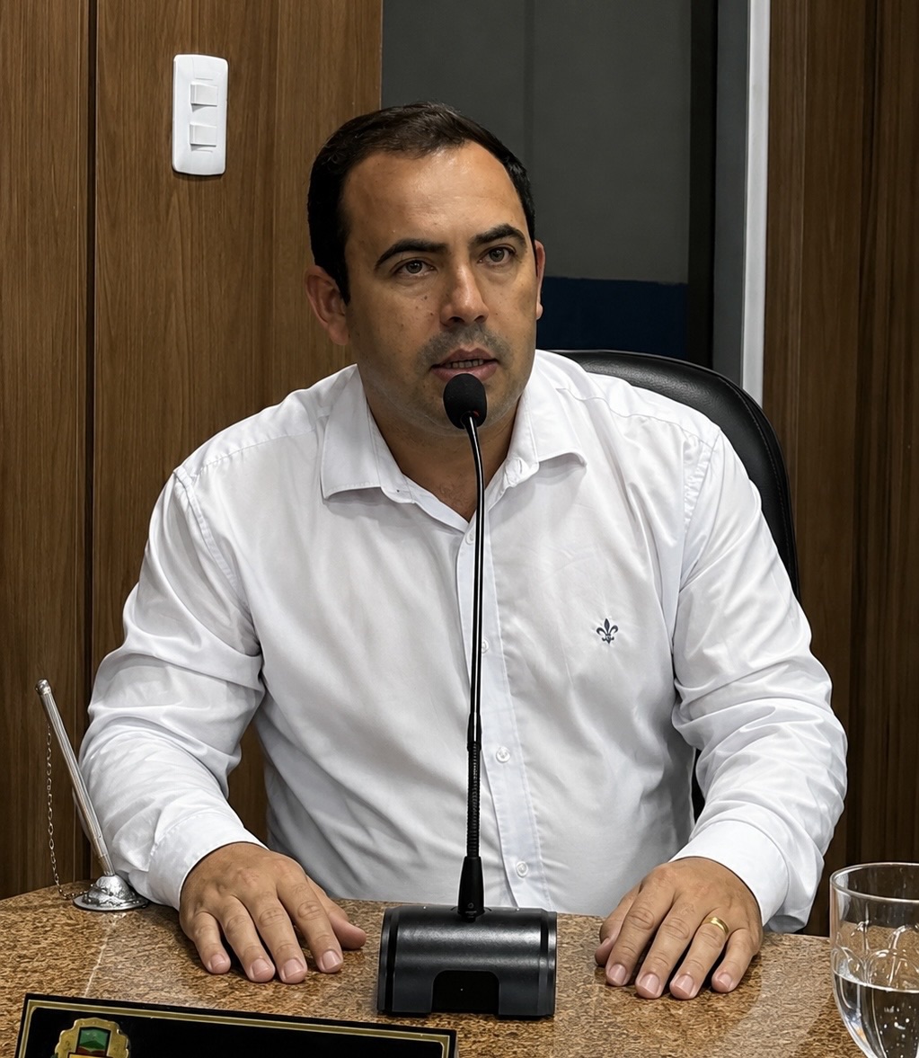 Vereador Guiguil solicita repintura de faixas de pedestres e manutenção urgente de semáforo em João Câmara