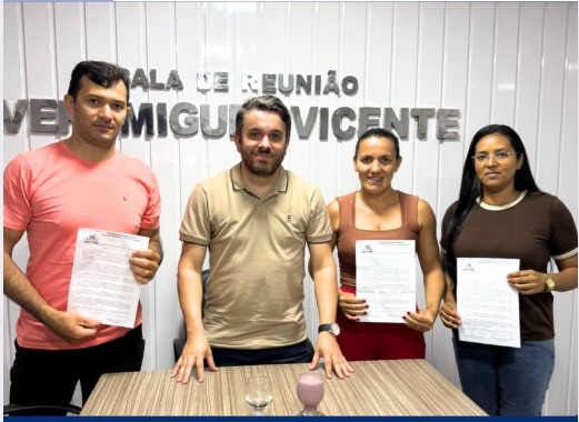 Presidente da Câmara de João Câmara dá posse a quatro novos servidores efetivos