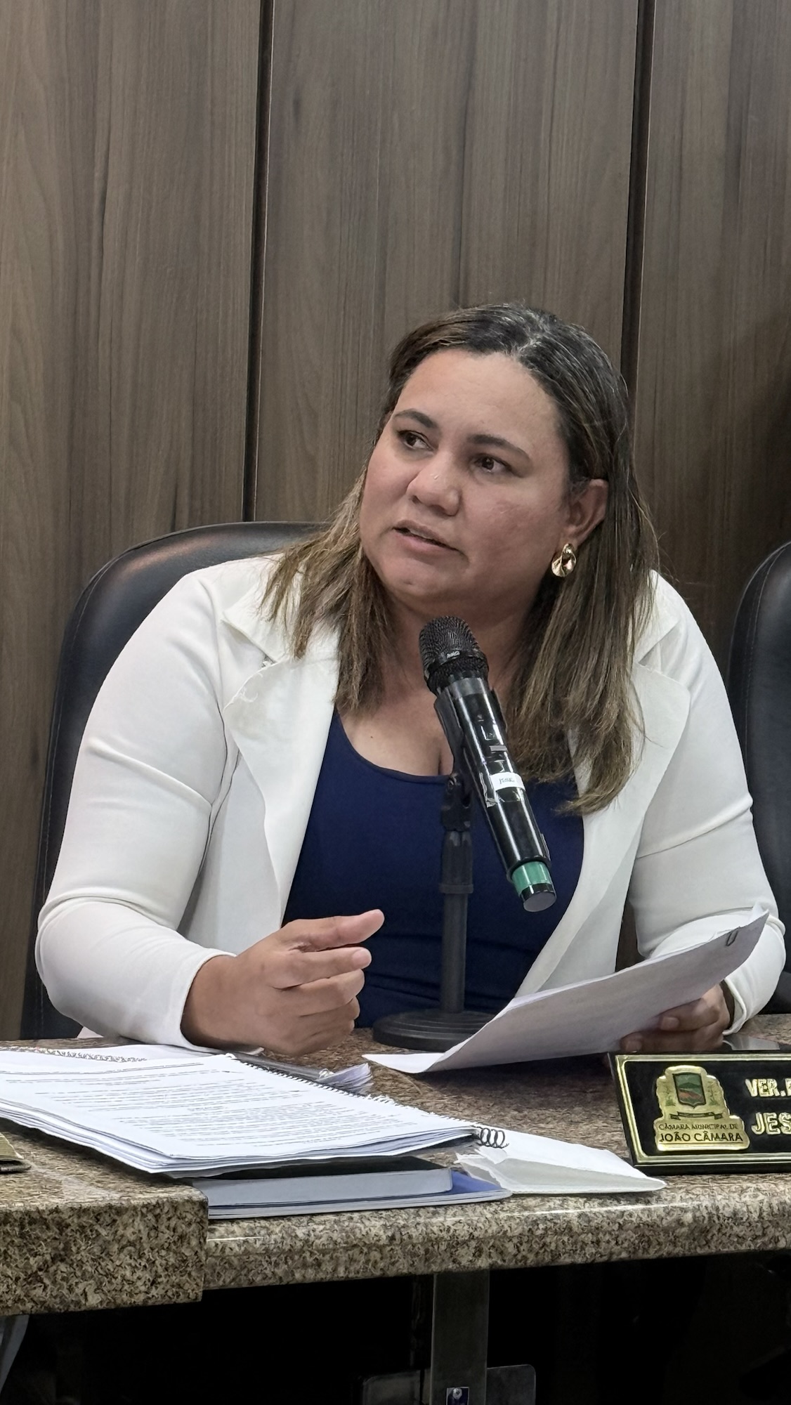 Vereadora Jeska Fernandes apresenta duas indicações que propõe Centro de Zoonoses e veículo para o Esporte e Lazer