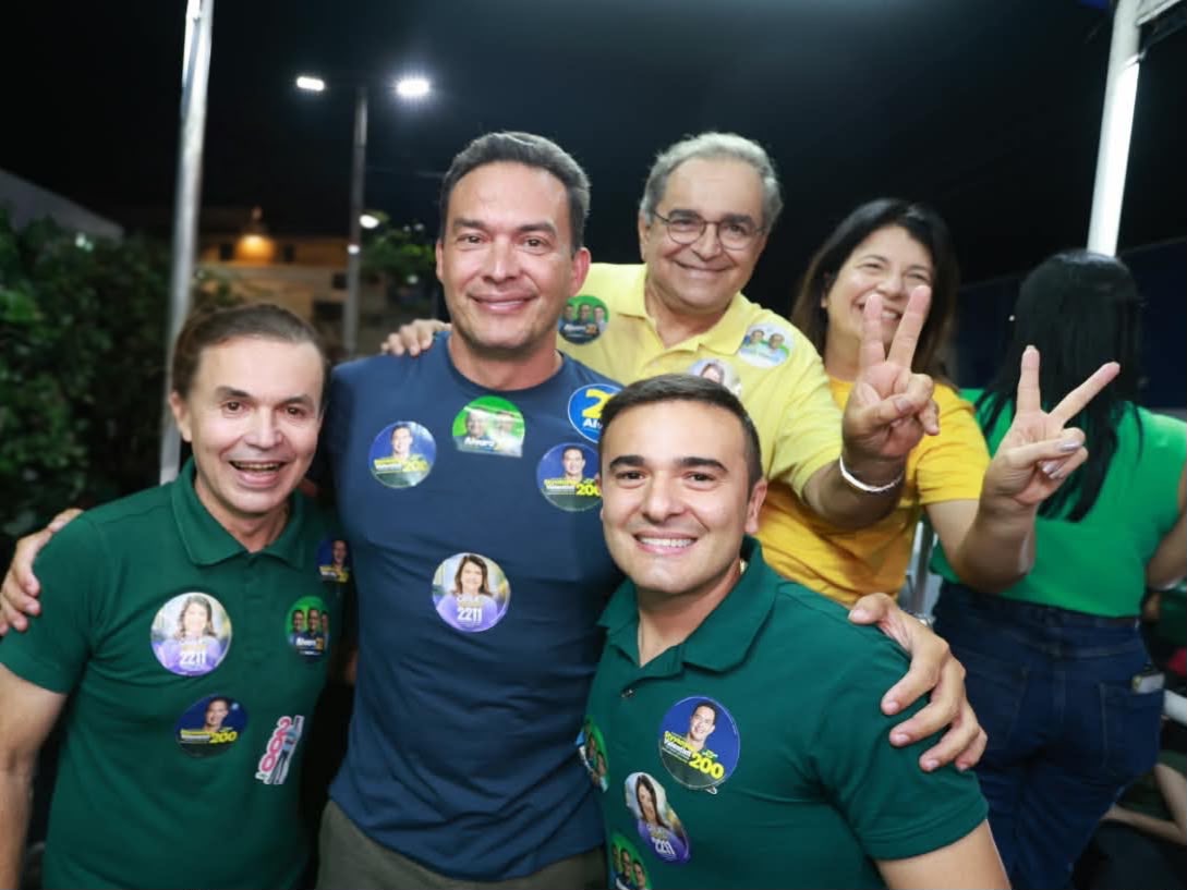 Com 20 mil pessoas em Nova Cruz, Carla Dickson participa de arrastão ao lado de Joquinha Nogueira, Flávio de beroi e Álvaro Dias