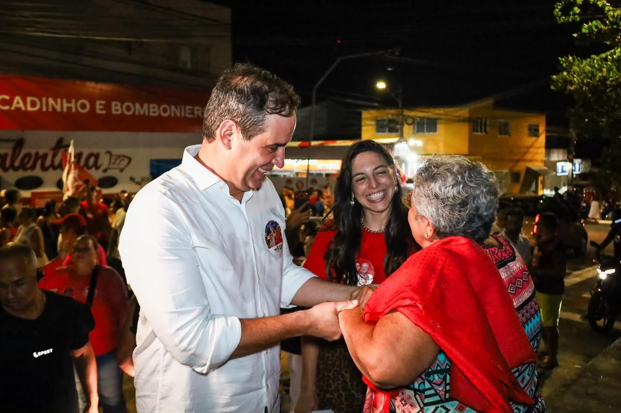 Ouvindo e olhando no olho do povo, Cadu de Lula lidera grande caminhada nas Quintas e mobiliza a Zona Oeste de Natal