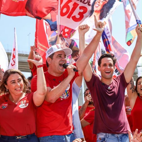 Cadu de Lula arrasta apoiadores em caminhada na Redinha e mantém diálogo direto com a população