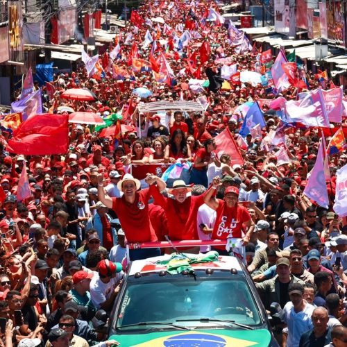 Lula e Cadu reúnem mais de 100 mil pessoas em passeata histórica em Natal