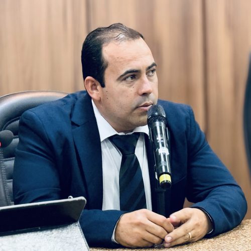 Vereador Guiguil apresenta requerimentos para limpeza e operação tapa-buraco na Rua Mandacaru, no bairro Vila Verde