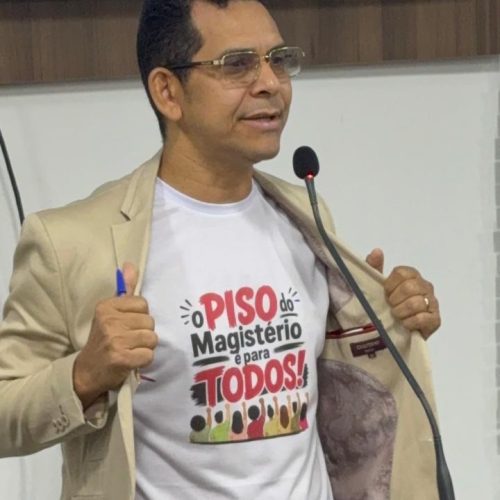 Professor Silvano Carlos cobra cumprimento do piso salarial para professores contratados em João Câmara