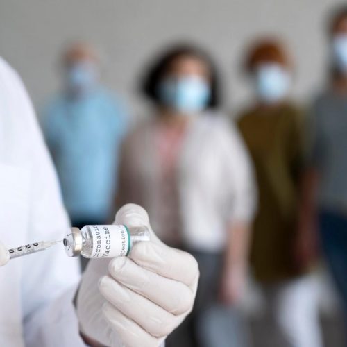 Pacientes com câncer podem recorrer à Justiça para garantir acesso à imunoterapia, orienta especialista