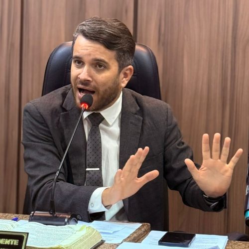 Vereador Fernando Guilherme intensifica luta por sinalização e pavimentação de acesso crucial em João Câmara