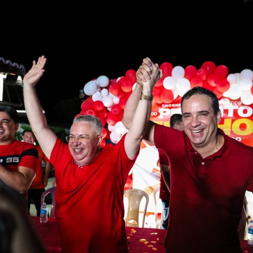Multidão recebe Cadu de Lula em Poço Branco