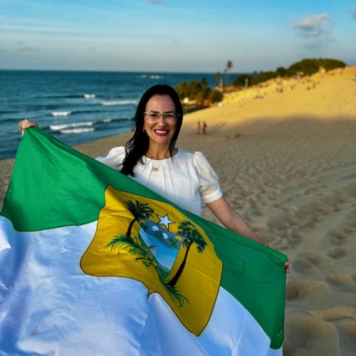 Camila Araújo confirma pré-candidatura a deputada estadual