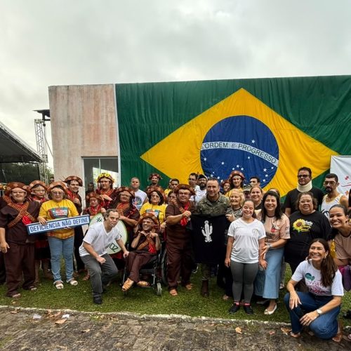 Carla Dickson participa de evento com 4.500 mães atípicas em Natal