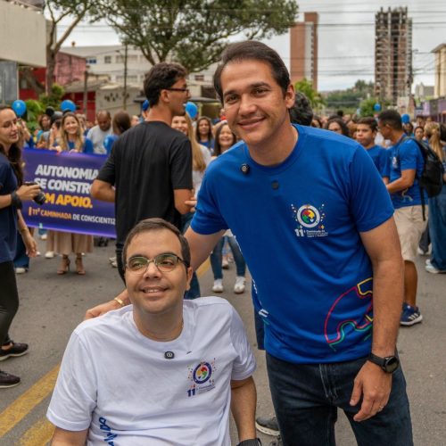 Deputado Kleber Rodrigues participa de caminhada do autismo em Natal e reforça apoio à inclusão com novos projetos