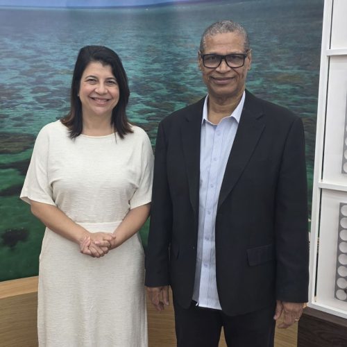 Carla Dickson firma parceria com bispo da Igreja Universal e fortalece projeto de reeleição