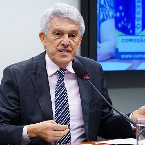 Após consulta ao partido, João Maia retira assinatura de emenda e defende redução da Jornada Via PEC