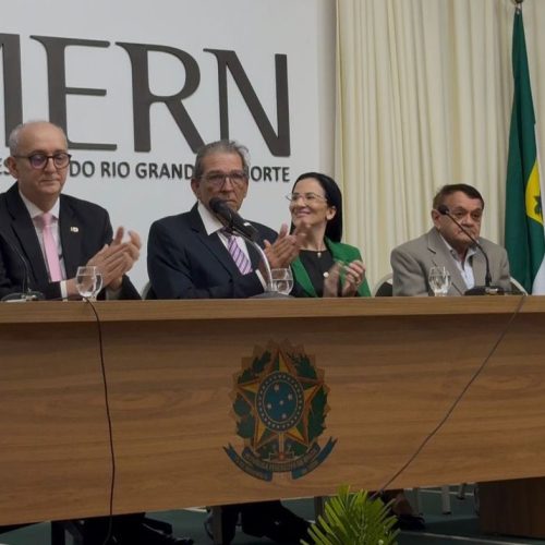 Vereadora Camila prestigia posse histórica da nova diretoria do Cremern