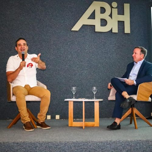 Cadu de Lula destaca compromisso com o crescimento do turismo em encontro com a ABIH-RN