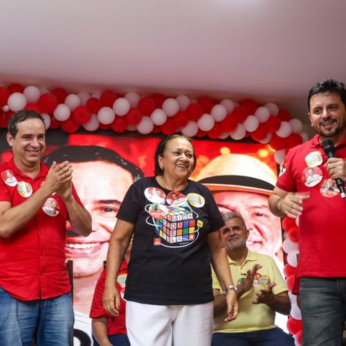 Cadu de Lula reúne multidão ao lado de Carlos Augusto Maia e lideranças em Parnamirim