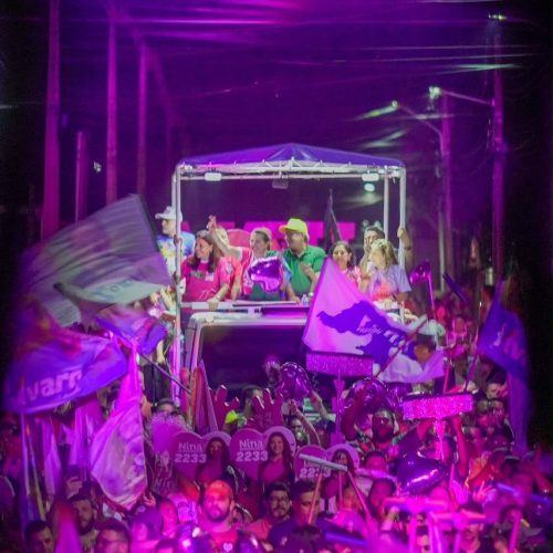 Monte Alegre fica rosa para receber Nina Souza com multidão nas ruas
