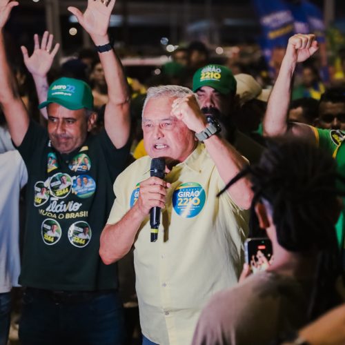 General Girão lidera multidão em Mossoró na histórica Carreata da Liberdade em apoio a Flávio Bolsonaro