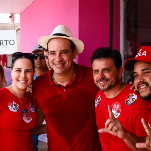 Cadu de Lula destaca investimentos e parceria com Lula em caminhada no comércio de Parnamirim