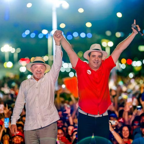 “Quem votar em mim, vote no companheiro Cadu para governador”, disse Lula para mais de 20 mil pessoas em Natal