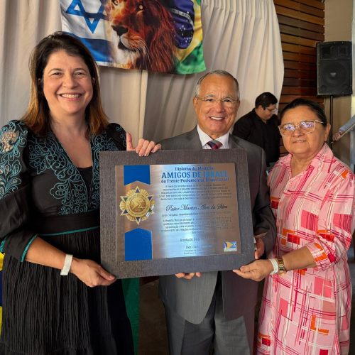 Deputada Carla Dickson homenageia pastores da Assembleia de Deus com a Comenda Amigo de Israel
